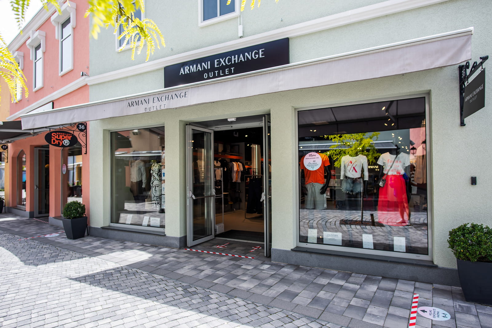 Armani Exchange Outlet